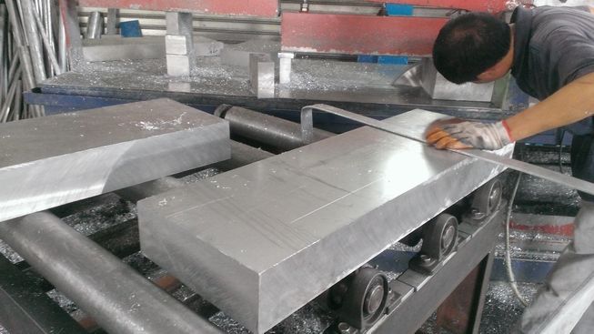 aluminium block cut to size
